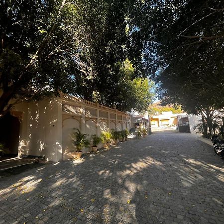 Lokesh Hotel Talai  外观 照片